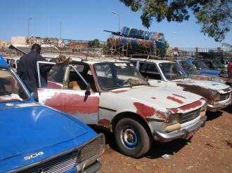 01 Concessionnaire Ou Cimetiere Peugeot